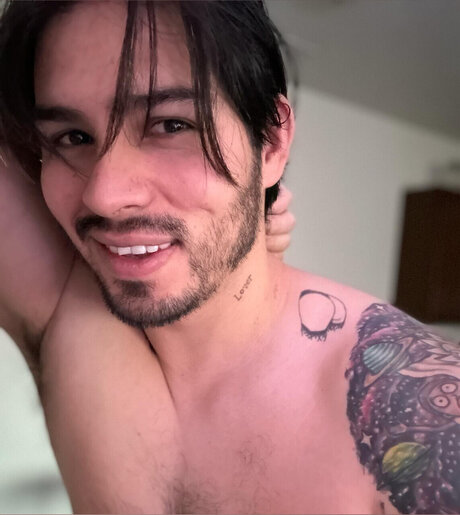 Nacktes geleaktes OnlyFans-Foto von Gideons Free Of