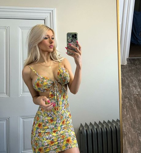 Nacktes geleaktes OnlyFans-Foto von Maddy Gower