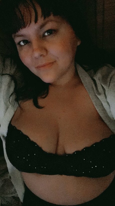 Nacktes geleaktes OnlyFans-Foto von Lolalovegoodxo