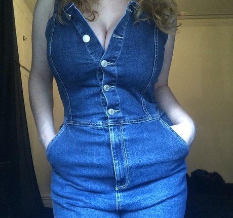 Nacktes geleaktes OnlyFans-Foto von Laura Dawson