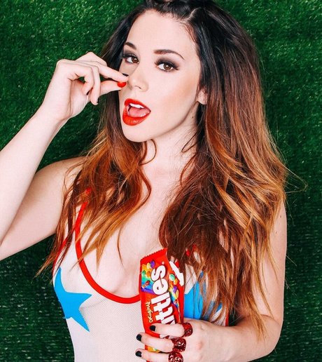 Jillian Rose Reed