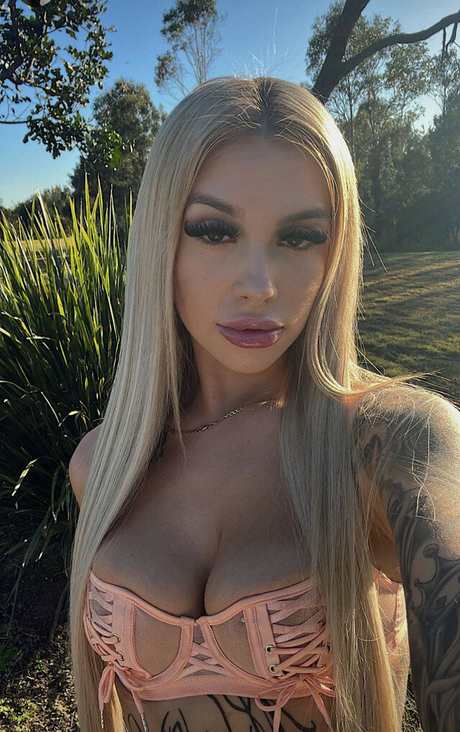 Nacktes geleaktes OnlyFans-Foto von Charlixe