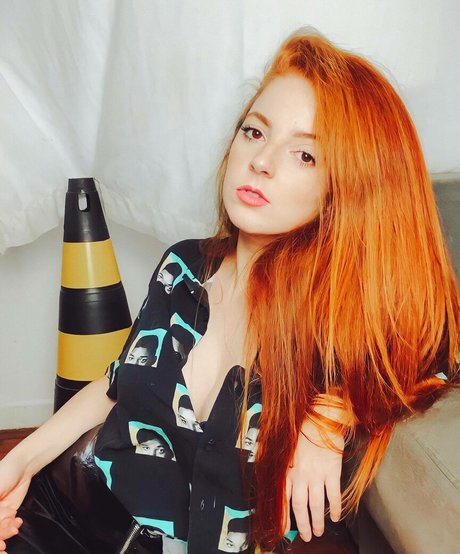 Nacktes geleaktes OnlyFans-Foto von Mai Purper