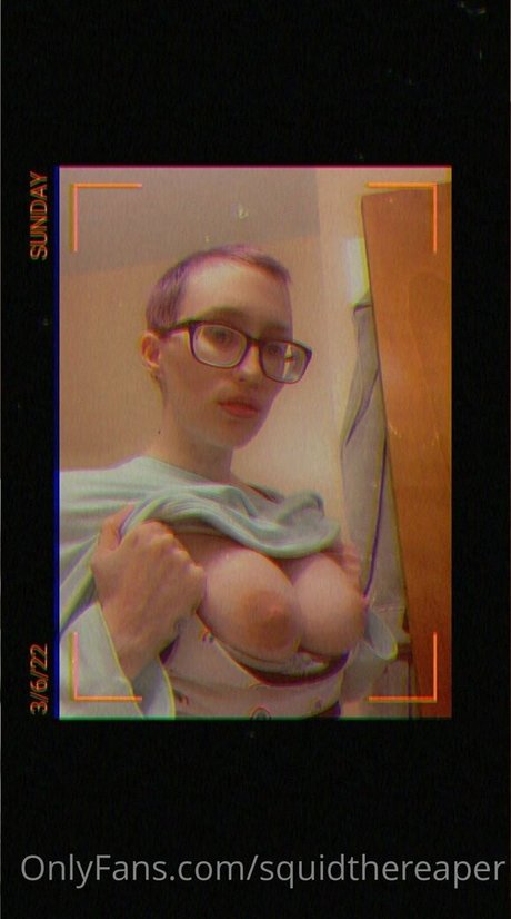 Nacktes geleaktes OnlyFans-Foto von Squidthereaper