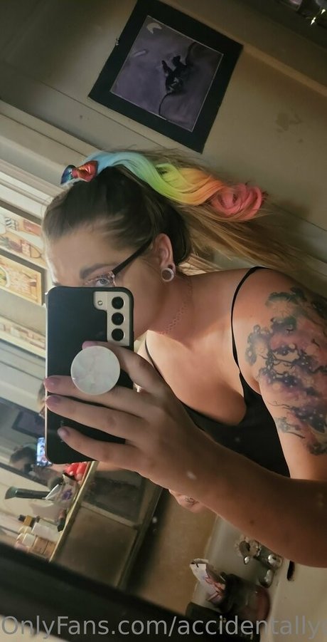 Nacktes geleaktes OnlyFans-Foto von Accidentallydelicious