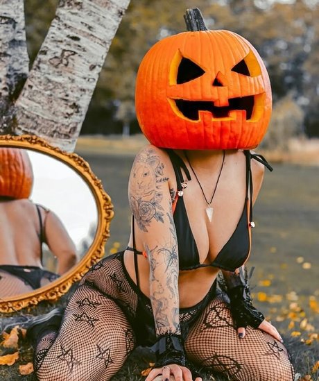 Nacktes geleaktes OnlyFans-Foto von Angela Amethyst
