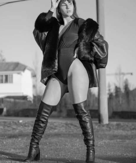 Nacktes geleaktes OnlyFans-Foto von Angela Amethyst