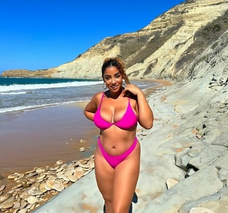 Nacktes geleaktes OnlyFans-Foto von Yinamenez