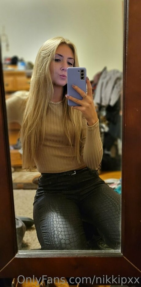 Nacktes geleaktes OnlyFans-Foto von Nikkipxx