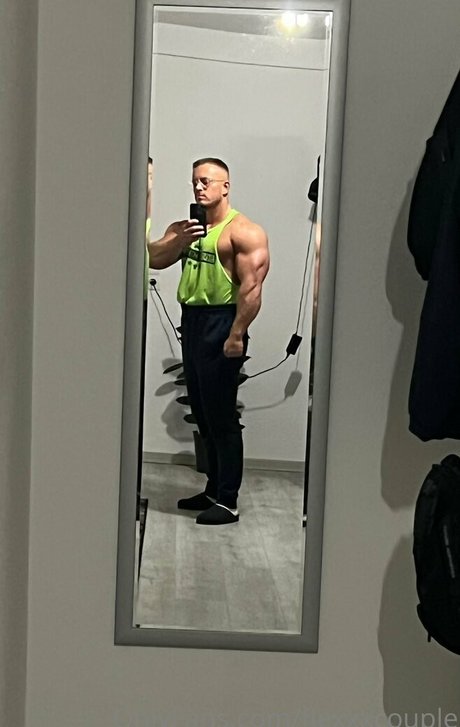 Nacktes geleaktes OnlyFans-Foto von Flexxxcouple