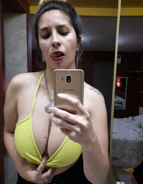 Nacktes geleaktes OnlyFans-Foto von Givepleasuree