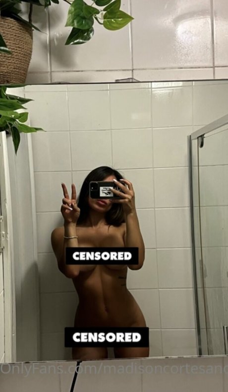 Nacktes geleaktes OnlyFans-Foto von Madison Cortesano
