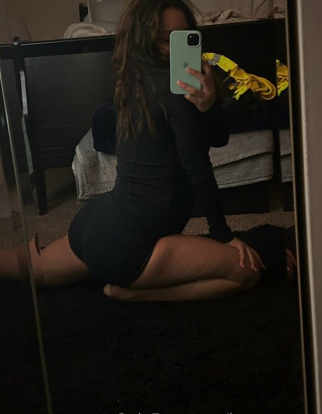 Nacktes geleaktes OnlyFans-Foto von Jeannnnnnn