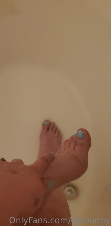 Nacktes geleaktes OnlyFans-Foto von Gelbunny
