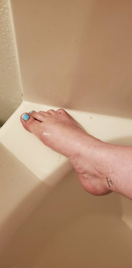 Nacktes geleaktes OnlyFans-Foto von Gelbunny