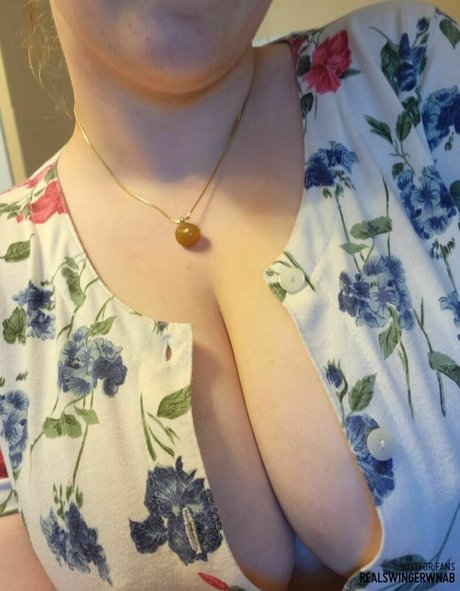 Nacktes geleaktes OnlyFans-Foto von Swingerwanabe
