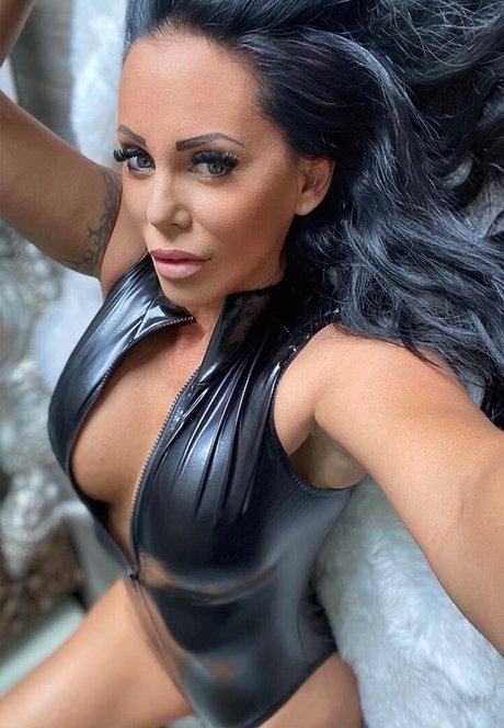 Nacktes geleaktes OnlyFans-Foto von Onlyheni