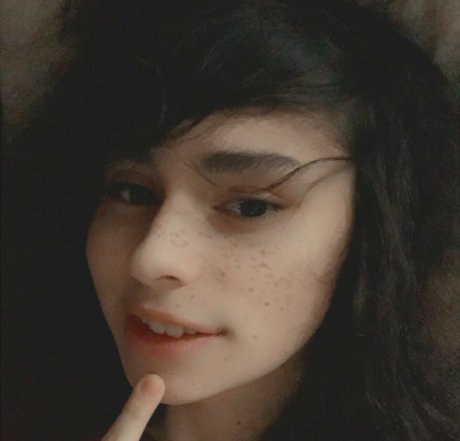 Nacktes geleaktes OnlyFans-Foto von Shiruwu