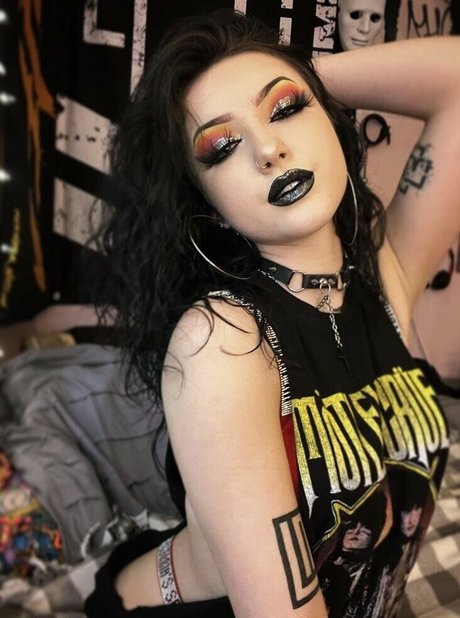 Ghostwifeey