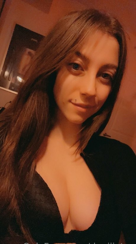 Nacktes geleaktes OnlyFans-Foto von Daniiixtxo
