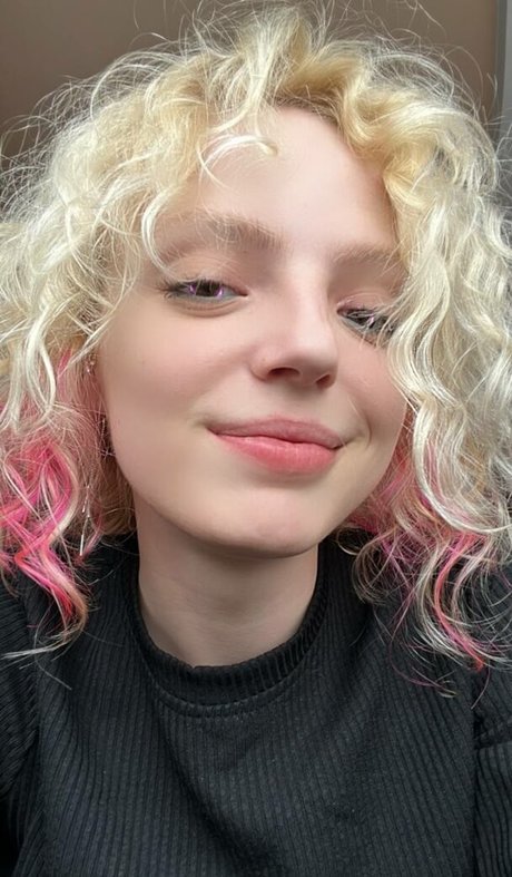 Nacktes geleaktes OnlyFans-Foto von Romanowwa