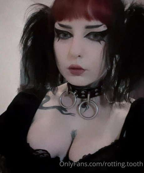 Nacktes geleaktes OnlyFans-Foto von Rottingtooth