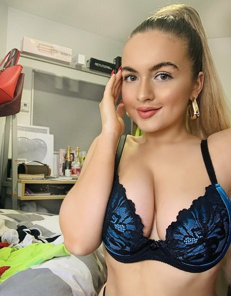 Nacktes geleaktes OnlyFans-Foto von Cezel