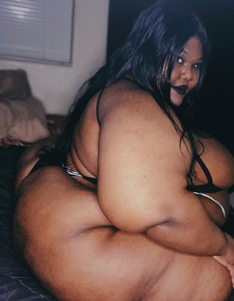 Nacktes geleaktes OnlyFans-Foto von Ssbbwerotika