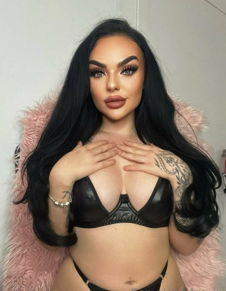 Nacktes geleaktes OnlyFans-Foto von Amyluxxx