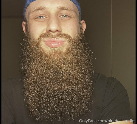 Nacktes geleaktes OnlyFans-Foto von Blueballstudios