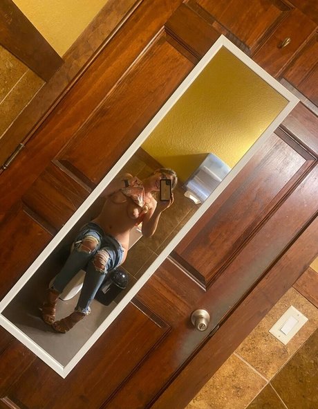 Nacktes geleaktes OnlyFans-Foto von Adubprintin