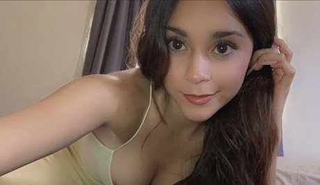Nacktes geleaktes OnlyFans-Foto von Cherrybombbs