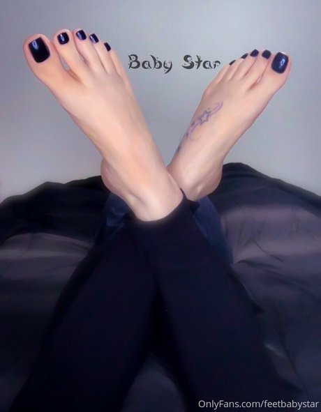 Nacktes geleaktes OnlyFans-Foto von Baby Star