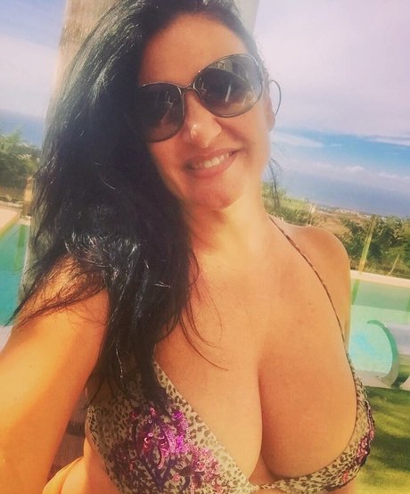 Nacktes geleaktes OnlyFans-Foto von Angela Cavagna