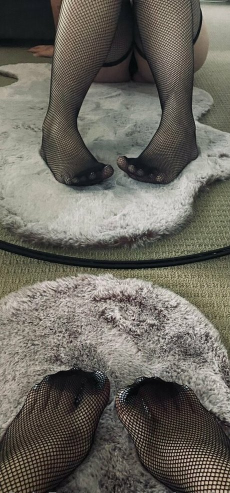 Nacktes geleaktes OnlyFans-Foto von Mil4mil3s
