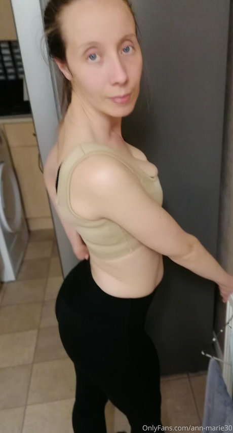 Nacktes geleaktes OnlyFans-Foto von Naughtyannmarie