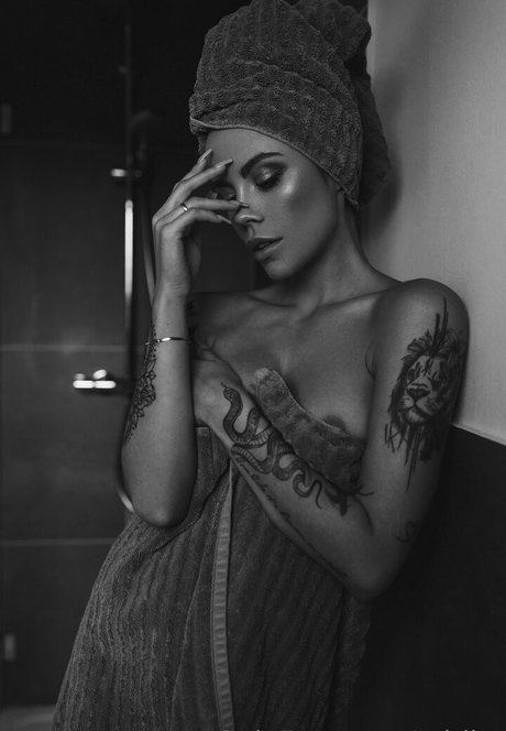Nacktes geleaktes OnlyFans-Foto von Miribe