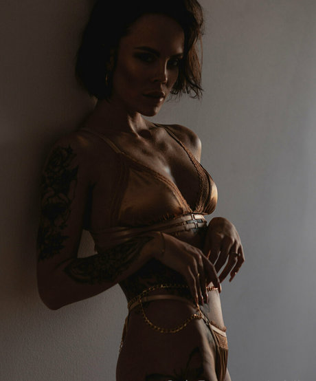 Nacktes geleaktes OnlyFans-Foto von Miribe