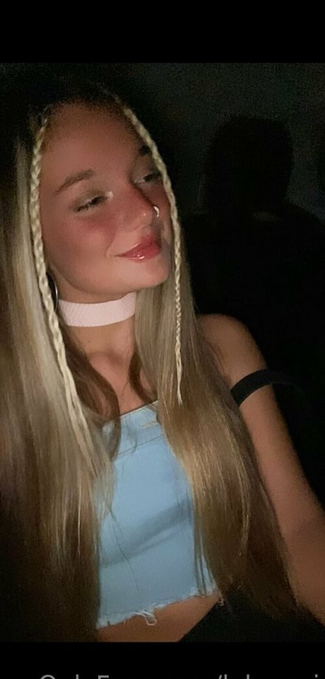 Nacktes geleaktes OnlyFans-Foto von Lolaaaai