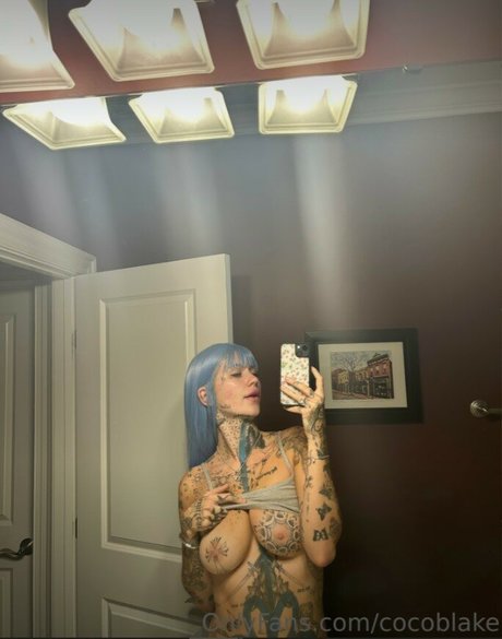 Nacktes geleaktes OnlyFans-Foto von Coco Blake
