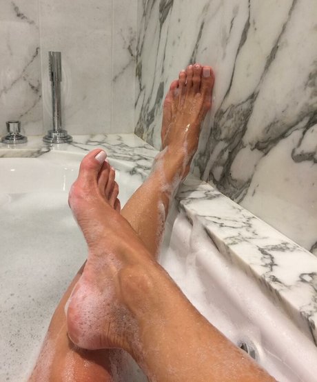 Nacktes geleaktes OnlyFans-Foto von Momo Hotwife
