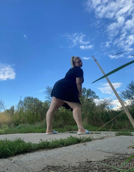 Bootyassgirl