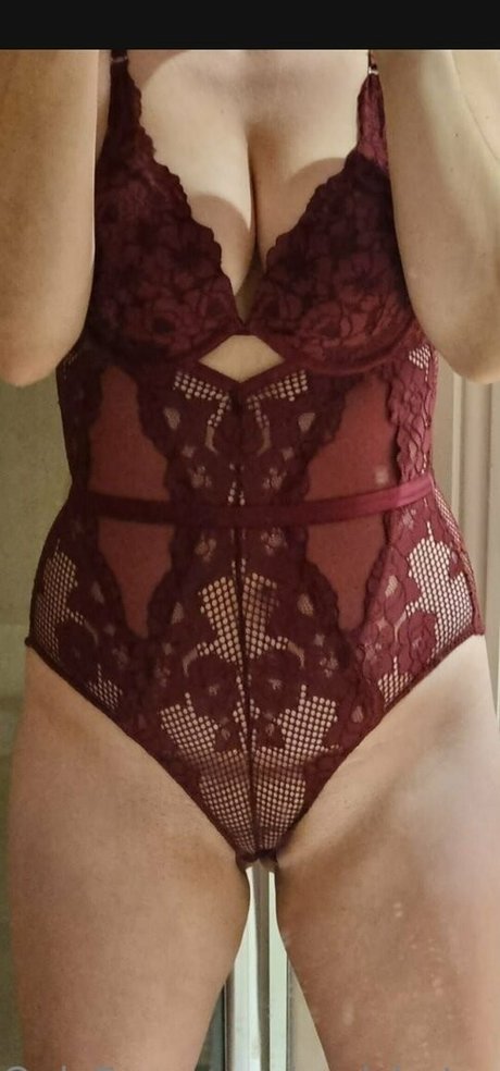 Nacktes geleaktes OnlyFans-Foto von Hot1989mom