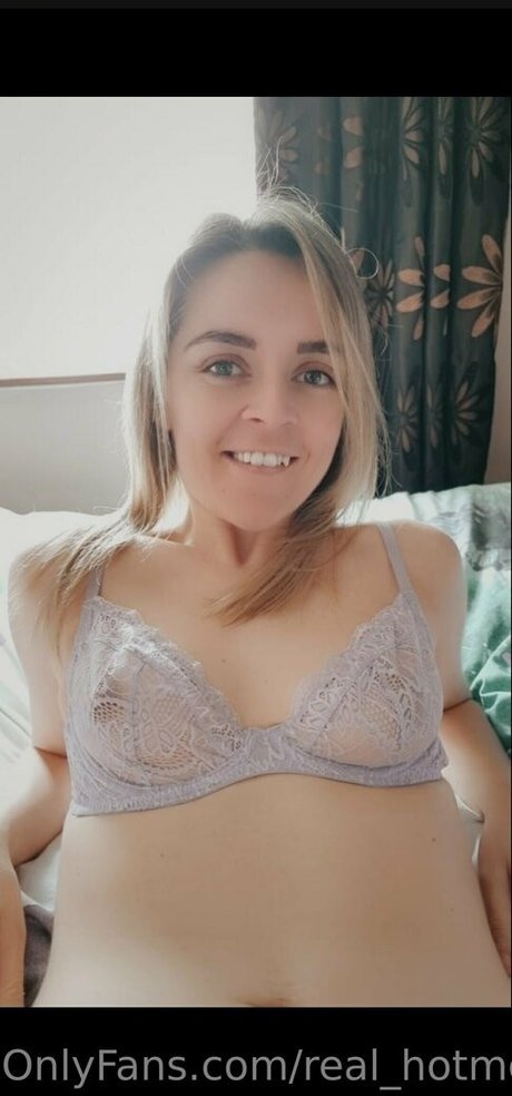 Nacktes geleaktes OnlyFans-Foto von Hot1989mom