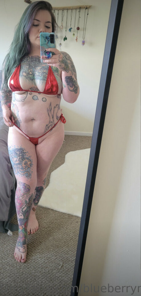 Nacktes geleaktes OnlyFans-Foto von Blueberrymama