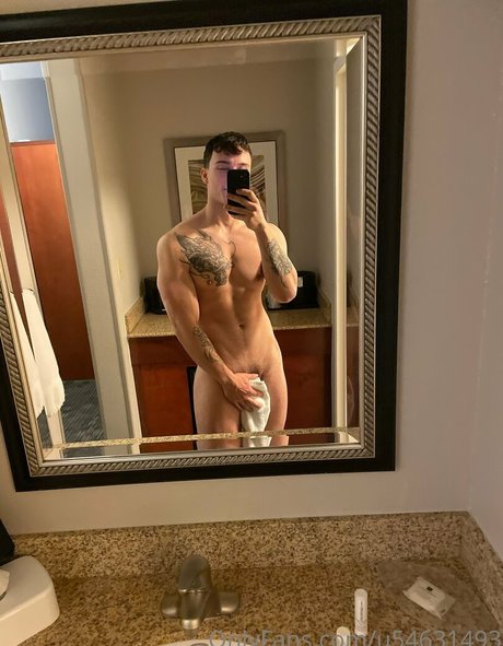 Nacktes geleaktes OnlyFans-Foto von Itsreallyyjj
