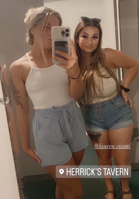 Nacktes geleaktes OnlyFans-Foto von Lauren Risotti
