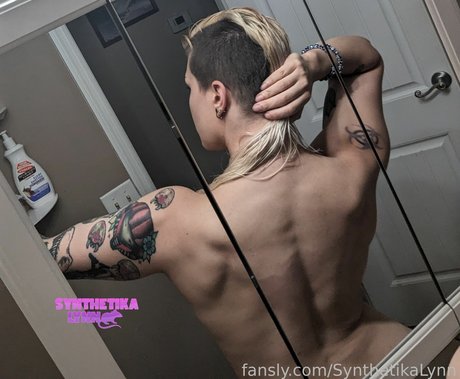 Nacktes geleaktes OnlyFans-Foto von Synthetika Lynn
