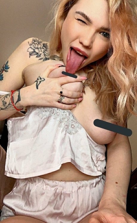 Nacktes geleaktes OnlyFans-Foto von Dollthifa