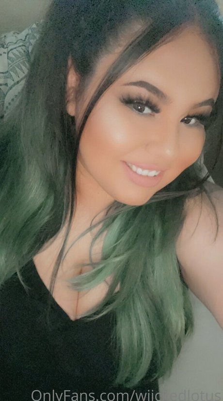 Nacktes geleaktes OnlyFans-Foto von Wiickedlotus